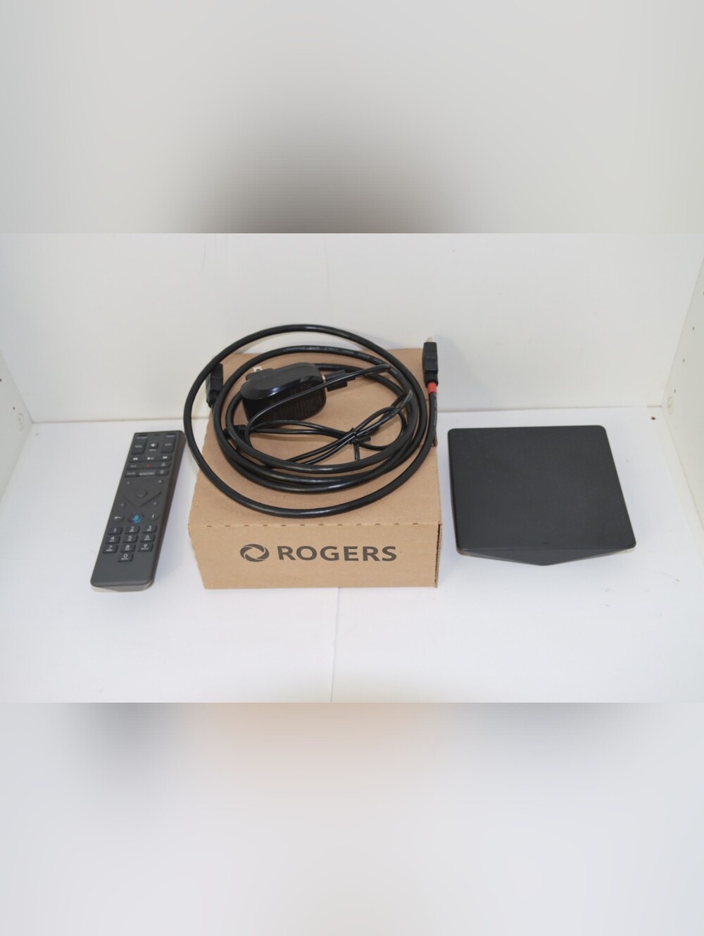 Rogers Streaming Box with Remote and Cables - Black